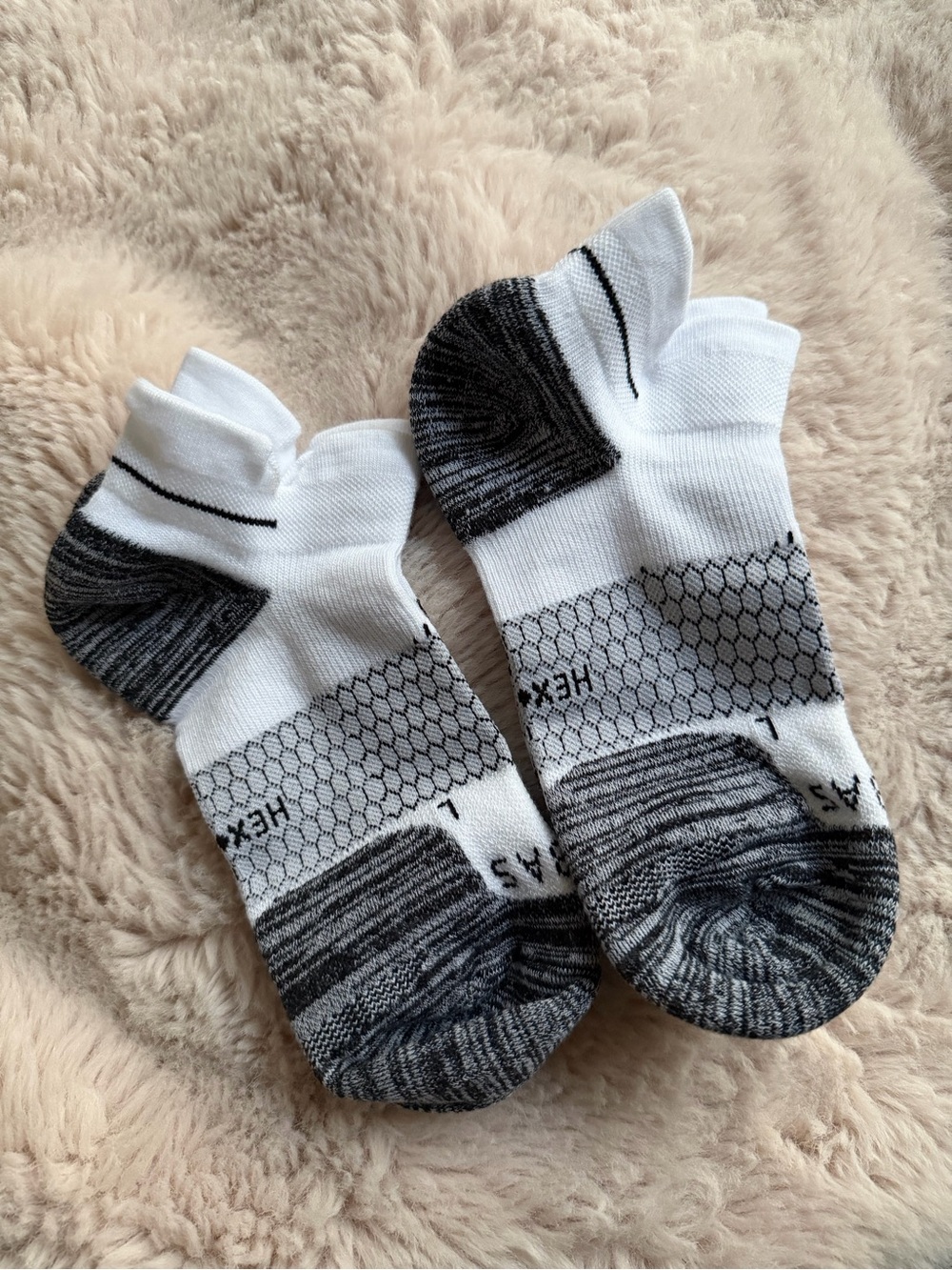 NEW Bombas Ankle Socks - set of 2 (Medium)